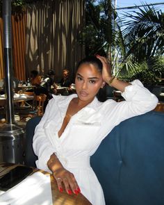 Amaya Colon, Restaurant Pictures, Your Value, All White Outfit, Grown Women, Best Photo Poses, Instagram Pose, How To Pose