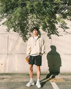 Korean Men’s Summer Fashion, Asian Guy Outfits Summer, Asian Streetwear Men Summer, Summer Outfit Korean Men, Korean Mens Fashion Summer, Korean Poses Photo Ideas Men, Japan Summer Outfits Men, Korean Men Summer Fashion, Asian Men Summer Outfit