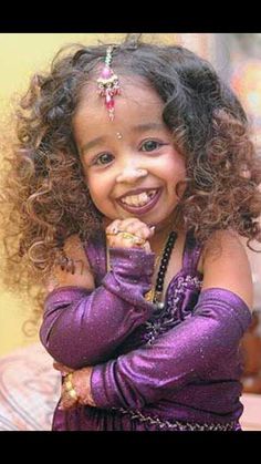 She was so adorable in American Horror Story Freakshow. Jyoti Amge, Amazon Eve, American Horror Story Series, Ahs Cast, American Horror Story 3, Human Oddities, Sci Fi Comics, Evil Clowns, Horror Show