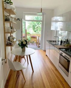 Scandinavian Room Decor, Modern Home Interior Design, Style Deco, Creative Home Decor, Elegant Interiors, White Kitchen Cabinets, Minimalist Kitchen, Small House Design, Home Decor Tips