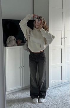 casual outfit ideas, cute outfit, jeans outfit, fit ideas, sweatshirts Looks Adidas, Looks Street Style, Stockholm Fashion, Mode Inspo