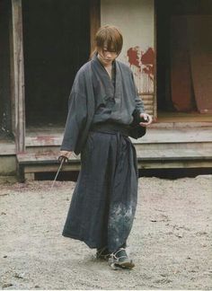 Takeru Sato as Kenshin Himura. Rurouni Kenshin Rurouni Kenshin Origins, Himura Kenshin, Samurai Clothing, Satoh Takeru, Takeru Sato, Male Pose Reference, Takeru Satoh, Rurouni Kenshin