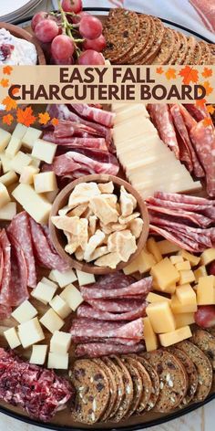 sliced meats and cheeses on a wood board with crackers and grapes Dried Apples, Thanksgiving Appetizers, Elegant Fall, Easy Appetizer Recipes