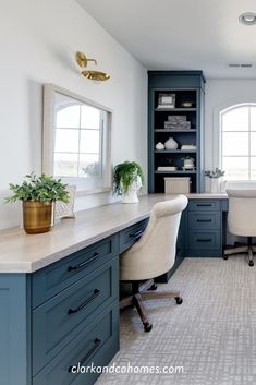 In the bonus room, an alcove houses built-in desks in a rich blue color with plenty of counter space and storage. #bluecabinets #coastal #homeoffice #bonusroom #desk Basement Office, Office Built Ins, Office Remodel, Office Guest Room, Craft Room Office, Built In Desk, Home Office Space, Family Room Design, Office Room