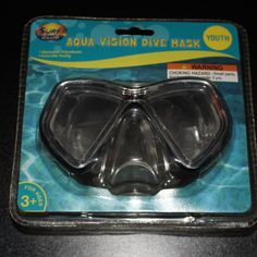 an open mouth diving mask in its package