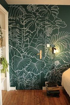 Mur accent / fresque tropicale Mural Inspiration, Bedroom Murals, Tropical Prints, Wall Painting Decor, Wall Paint Designs, Powder Rooms, Decoration Originale, Room Wallpaper