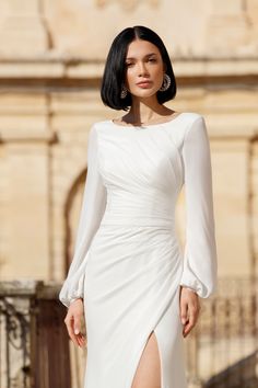 Classic white wedding gown with long sleeves Simple Elegance, Out Of Style, Guest Dresses, Long Dress, Casual Dresses, Going Out, Nice Dresses, Perfect Fit, White Dress