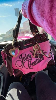 Just showing off my new bag and my collection so far :). Juicy Couture Bag Outfit, Girly Things Aesthetic, 2000s Bags, Y2k Handbag, Mcbling Fashion, Luxury Bags Collection, Pink Lifestyle, Juicy Couture Handbags, Girly Bags