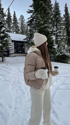 Ny Snow Outfit, Flagstaff Winter Outfits, Outfit For Canada Winter, Snow Winter Outfits Women, Outfit Ideas For Snow Winter, Snow Wear Women Winter, Outfits For The Snow Winter, Winter Gear Outfits