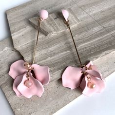 New ~ Anthropologie Shashi Blooming Drop Pink "Petunia" Earrings "The Petunia Drop Earrings Capture The Fluid Movement Of Flower Petals, Featuring Matte Enamel Finish. Linear Silhouette Streamlines Modernity, Offering A Bold And Sleek Impact. Easy To Wear Elegance." These (Best Seller) Floral Silhouette Earrings Are Stunning! The Elongated Metal Bar Offers Bright Flashes Of Gold At Every Turn And Will Add A Touch Of Class To Any Outfit. The Layered And Linked Flower Petals Are Adorned With Facet Anthro Style, Silhouette Earring, Fluid Movement, Floral Silhouette, Golden Flower, Anthropologie Jewelry, Metal Bar, Pink Earrings, Everyday Earrings