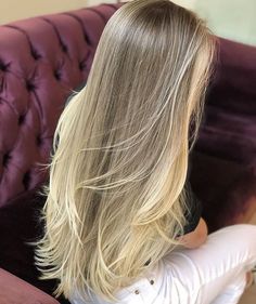 Baby Blonde Hair, Blonde Hair Goals, Ombre Blond, Haircuts For Long Hair With Layers, Light Blonde Hair, Honey Blonde Hair, Hair Aesthetic, Long Dark Hair