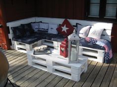 several different types of outdoor furniture made out of pallets