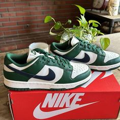 New With Box Nike Fashion Sneakers, Womens Basketball Shoes, Green Sneakers, Nike Shox, Nike Sb Dunks, Nike Air Huarache, New Nike Air, Nike Green, Nike Air Max 97