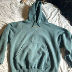 Nike Hoodie Size: Large Color: Green Material: Original Condition: Pretty Impressive Condition. There Is One Tiny Hole Towards The Bottom (Super Small, Almost Unnoticed & Definitely Repairable If Desired) Hoodies Nike Vintage, Hoodies Nike, Sweaters Vintage, Nike Sweaters, Nike Vintage, Hoodie Green, Green Material, Nike Hoodie, Sweaters Crewneck