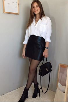 Outfit Botas, Leather Skirt Outfit, Black Leather Skirt, Business Casual Outfits