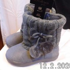 New Without Box Item# Tx401 Toddler 6 Boots With Pom Poms, Cute Fur Boots, Cute Winter Boots, Fuzzy Boots, Winter Mode, 2000s Fashion Outfits, Girly Shoes, Shoe Inspo, Cute Boots