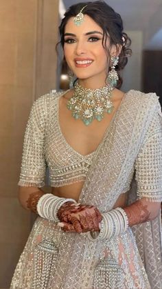 Indian Wedding Outfits Reception, 2023 Bridal Lehenga Designs, 2023 Wedding Lehenga, Night Wedding Outfits Indian, Reception Lengha For Bride, Engagement Outfit Inspo Indian, Indian Bride Pastel Bridal Lehenga, Latest Bollywood Wedding Fashion, Lehenga Look For Engagement