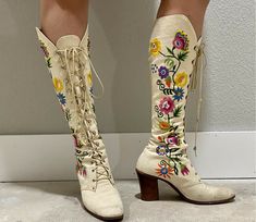 70s Rockstar, 60s Boots, 60s Gogo, Lucy Grey, Drawing Outfits, 70s Boots, Boots Boho, Lane Boots, 60s 70s Fashion