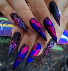 Unghie Sfumate, Pointy Nails, Stiletto Nail Art, Long Nail Designs, Stiletto Nails Designs, Her Nails, Glow Nails, Disney Nails