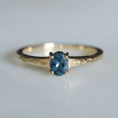 Rings Engagement Gold Unique, Old Fashion Wedding Rings Vintage, Gold Ring With Sapphire, Moissanite Engagement Ring Simple, Royal Blue Engagement Ring, Non Basic Engagement Rings, Weddjng Ring, Wedding Rings With Birthstones, Topaz Wedding Rings