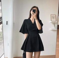 Mini Frocks For Women, Black Elegant Dress Short Classy, Summer Dresses Korean, 2023 Summer Dresses, Cute Dresses Casual, Short Black Dress, Cute Black Dress, Classy Dresses, French Retro