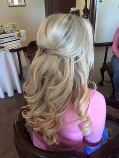 Hair Updos Easy, Updos Easy, Blonde Layered Hair, Pageant Hair, Mother Of The Bride Hair, Easy Hair Updos, Wedding Hair Inspiration, Updo Hairstyles