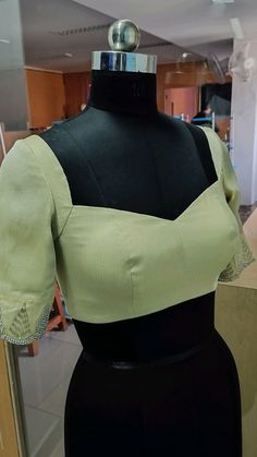 Lehanga Front Neck Design, Simple Blouse Designs Front And Back, Simple Blouse Stitching Designs, Blouse Stitching Designs Latest, Blouse Designs Latest Front And Back, Dhavani Blouse Designs Latest, Blouse Front Designs Latest, Latest Back Neck Designs For Blouse, Blouse Designs Latest Front Neck