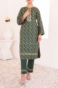 DESCRIPTION: TWO PIECE DIGITAL PRINTED UNSTITCHED LAWN SHIRT WITH DYED TROUSER. 2.5 Mtr Digital Gold Table Print Lawn Fabric For Shirt 2.5 Mtr Dyed Trouser. NOTE: Due to use of heavy flashlights while photo shoot, actual color of dress will vary 10-15% "TO PLACE ORDER ON WHATS'APP " "CLICK HERE" Chiffon Collection, Kurti Collection, Lawn Shirts, Lawn Fabric, Wool Winter, Gold Table, Luxury Silk, Winter Kids, Festival Wear