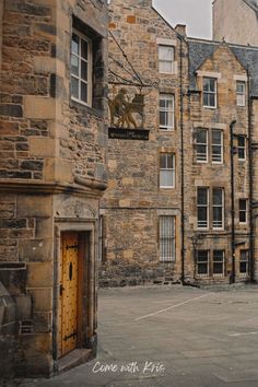 In this image you will see a close up shot of the Writers' Museum situated in a charming courtyard. There is a beautiful vintage sign hanging on the building and a gorgeous wooden door. If you want to see more images like these, and get Edinburgh travel guides, head over to my blog! Love Dark Academia, Academia Photography, Dark Academia Photography, Dark Academia Photos, Love Dark