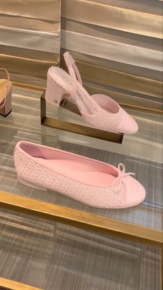 Chanel Pink, Old Shoes, Pink Chanel, Aesthetic Shoes, Crazy Shoes, Pretty Shoes, Dream Shoes