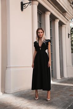 Midi Décolletage Accent Dress | BOJONI Wrap Dress Wedding, Dress Streetwear, Casual Midi Dress, High Waist Short, Summer Fashion Dresses