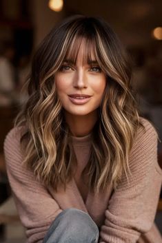 Caramel Brown All Over Hair Color, Short Dark Brown Hair With Auburn Highlights, Easy Hair Color Ideas For Brunettes, Fall Blonde Brunette Hair Color, Fall Golden Brown Hair Color, Chestnut Brown Hair With Blonde Balayage, Fall Brown And Blonde Hair, Dark Blonde Fall Hair 2023