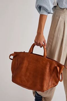 Leslie Leather Tote | Free People Women Tote Bags, Felt Purses, Leather Tote Handbags, Side Purses, Leather Weekender Bag, Casual Tote Bag, Leather Tote Bags, Large Leather Tote Bag, Women Crossbody Bag