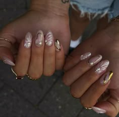 #nails #insta #notmyphoto Pink Nails Aesthetic, Cute Nails Acrylic, Paris Nails, Nails Gold, Edgy Nails, Nails Today, Nails Aesthetic, Simple Gel Nails, Sparkly Nails