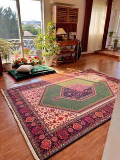 Iranian Interior Design, Iranian Home, Iranian Rug, Pakistan Aesthetic, Realistic House, Colorful Bedroom Decor, Canvas Bag Diy, Iran Culture