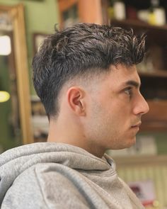 Middle Part Haircut Men, Haircut Men Straight Hair, Short Middle Part, Men Straight Hair, Middle Part Haircut, Drop Fade, Mens Haircuts Short Hair