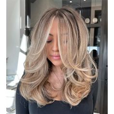 Blonding Specialist, Butterfly Hairstyle, Twist Cornrows, Beige Blond, Butterfly Haircut, Hair Tint, Hair Adviser, Auburn Hair, Friday Feeling