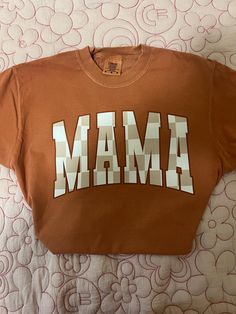 The perfect fall shirt for any momma! -True to size -Made with High Quality Materials Mama Tee, Mama Shirts, Fall Shirt, Fall Shirts, Comfort Colors, Fort, High Quality, T Shirt