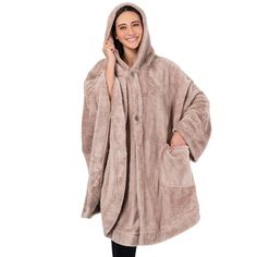 Angel Wrap Wearable Blanket Pullover with Hood, Pocket, Fuzzy Faux Shearling for Women Pavilia Luxurious Angel Wrap wearable throw blanket with hood is constructed with 250 GSM of microfiber polyester that is extremely comfortable with a luxurious feel at the same time. Ideal to keep you cozy while lounging and watching tv, the blanket also comes with hood and pocket so you have full arm mobility while relaxing on your sofa/bed! ONE SIZE FITS ALL| Perfect gift for women, family, girlfriend, sist Wearable Blanket Adult, Hooded Blanket Sewing Pattern Free, Hooded Blanket Fleece, Affordable Cozy Poncho, Cheap Fleece Shawl Tutorials, Fleece Blanket Shawl, Adult Hooded Blanket, Hospital Shawl, Oodie Wearable Blanket Pattern