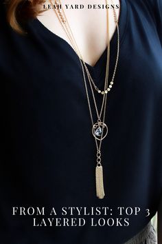 Simple Chain Necklace, Jewelry Style Guide, Styling Tricks, Chic Necklace, Professional Stylist, Necklace Layering, Wrap Jewelry, Classic Necklace, Layered Chains