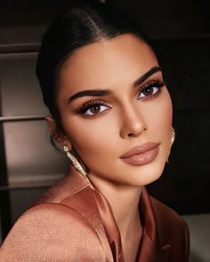 Natural Glam With Eyeliner, Wedding Make Up Smokey Eyes Brown, Smokey Eye For Dark Brown Eyes, Elegant Make Up Classy Eye Makeup, Bridesmaid Makeup For Brunettes, Bridesmaid Makeup Deep Set Eyes, Wedding Makeup Cat Eye Natural, Matte Brown Makeup Looks, Bridal Makeup Brown Eyes Olive Skin