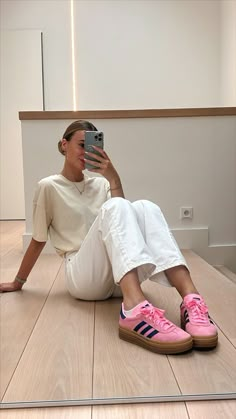 pink adidas gazelle shoes Pink Gazelle Outfit Woman, Tennis Shoes Dress Outfit, Styling Pink Shoes, Cool Shoes Outfit, Womens Gazelle Adidas Outfits, Pink And Green Gazelles Outfit, How To Style Adidas Gazelle Bold, Gazelle Summer Outfit, Non Trendy Outfits