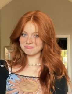 Ginger Hair With Layers And Curtain Bangs, Cute Ginger Haircuts, Strawberry Blonde With Freckles, Cute Red Head Hairstyles, Fun Ginger Hair, Amber Blonde Hair Color, Ginger Hair Haircut, Ginger Hair Styles Natural Redhead, Redhead Wolfcut