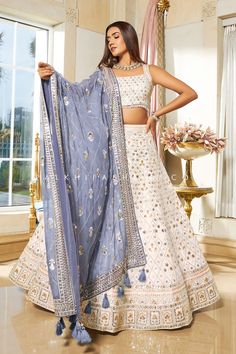 Blue Designer Lehenga, White Lehenga Choli, Orang India, White Lehenga, Trendy Outfits Indian, Georgette Lehenga