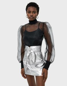 Puffy Sleeves Top Outfit, Black Puffy Sleeve Top Outfit, Organza Outfit, Sew Crop Top, Puffy Sleeves Top, Puffy Sleeves Blouse, How To Sketch, Silver Blouse, Transparent Top