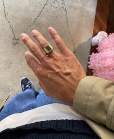 Old Money Jewelry Men, Mens Jewelry Aesthetic, Mens Gold Ring, Adrette Outfits, Mens Rings Fashion, Mens Gold Rings, Ring Mens