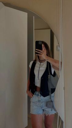 Top Renda, Outfit Verano, Outfit Primavera, Instagram Outfits, Classic Outfits, College Outfits, Aesthetic Fashion, Feminine Style