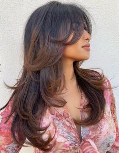 Butterfly Haircut 2024: From Short to Long, Curly to Straight 16 Ideas Wavy Layered Hair, Butterfly Haircut, Classic Haircut, Butterfly Cut, Layered Curly Hair, Wavy Haircuts, Dirty Blonde Hair, Trending Haircuts