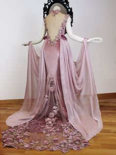 Flower Goddess Dress, Hades And Persephone Outfit, Persephone Inspired Dress, Diy Persephone Costume, Godess Dresses, Hades Wedding, Persephone Wedding Dress, Persephone Aesthetic Outfit, Hades And Persephone Costume