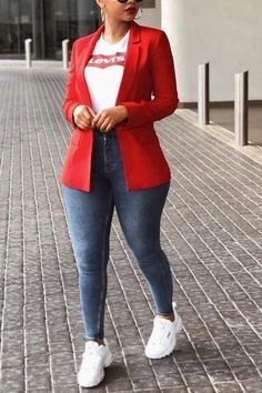 Blazer And Jeans, Red Blazer, Casual Chic Outfit, Work Outfits Women, Business Casual Outfits, Casual Style Outfits